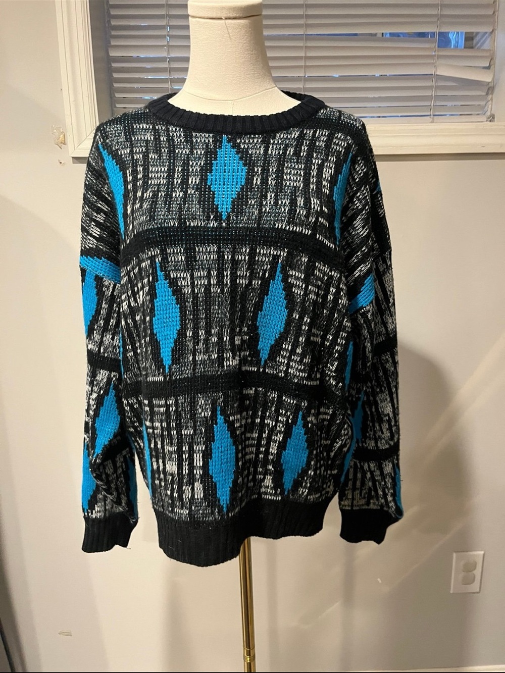 Front Line Men's Geometric Knit
Crew Neck Pullover Sweater Size M
Black Blue